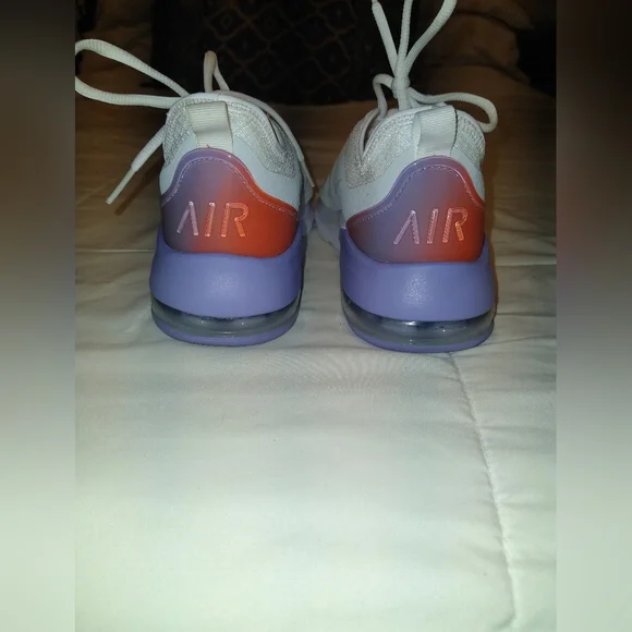 Nike Air women's shoes - Picture 2 of 7